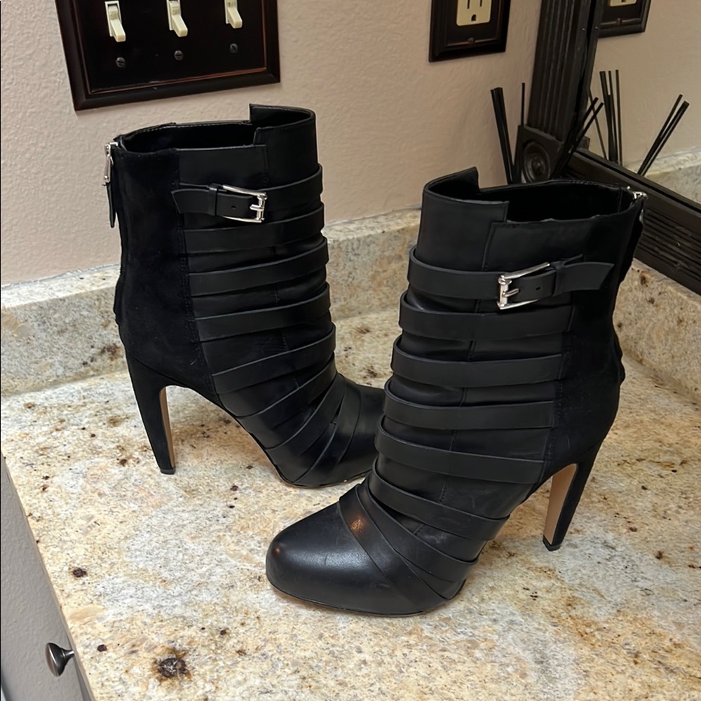 Sam Edelman Kendrix leather and suede booties size 8